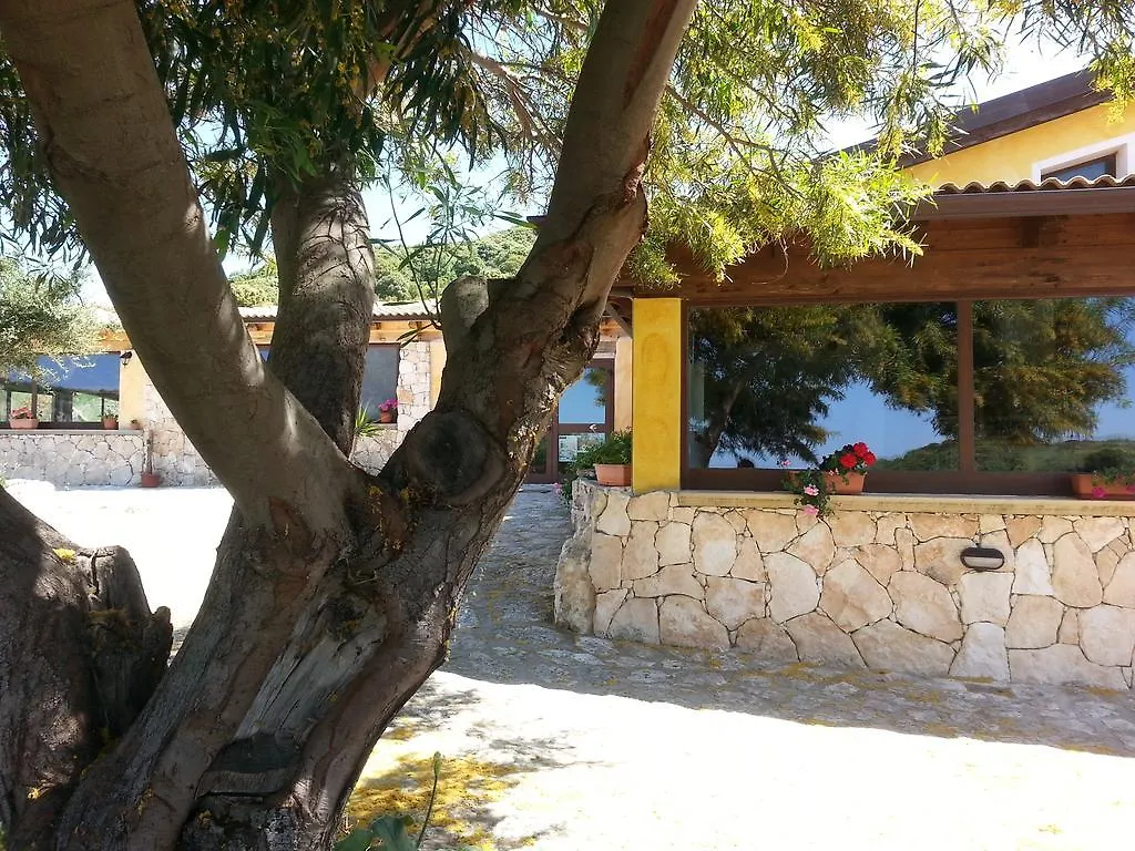 Alojamento de Turismo Rural Agriturismo Monte Fenosu Hotel Muros